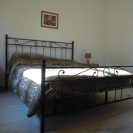 Agriturismo Piccolo Albero Лорето Апрутино Стая снимка